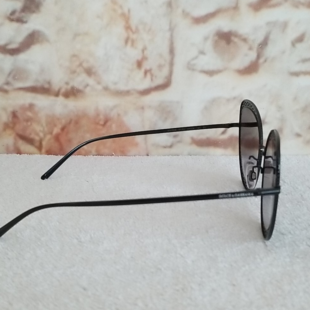 New Dolce & Gabbana Cutout Cat Eye Sunglasses - Picture 5 of 13